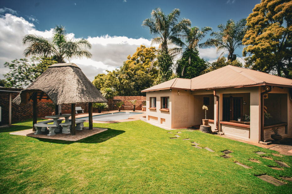 Holme-Lea-Manor-Guest-House-DSC00020-greener