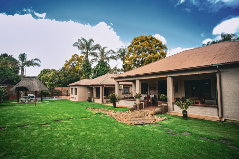 Holme-Lea-Manor-Guest-House-DSC00029-greener-still